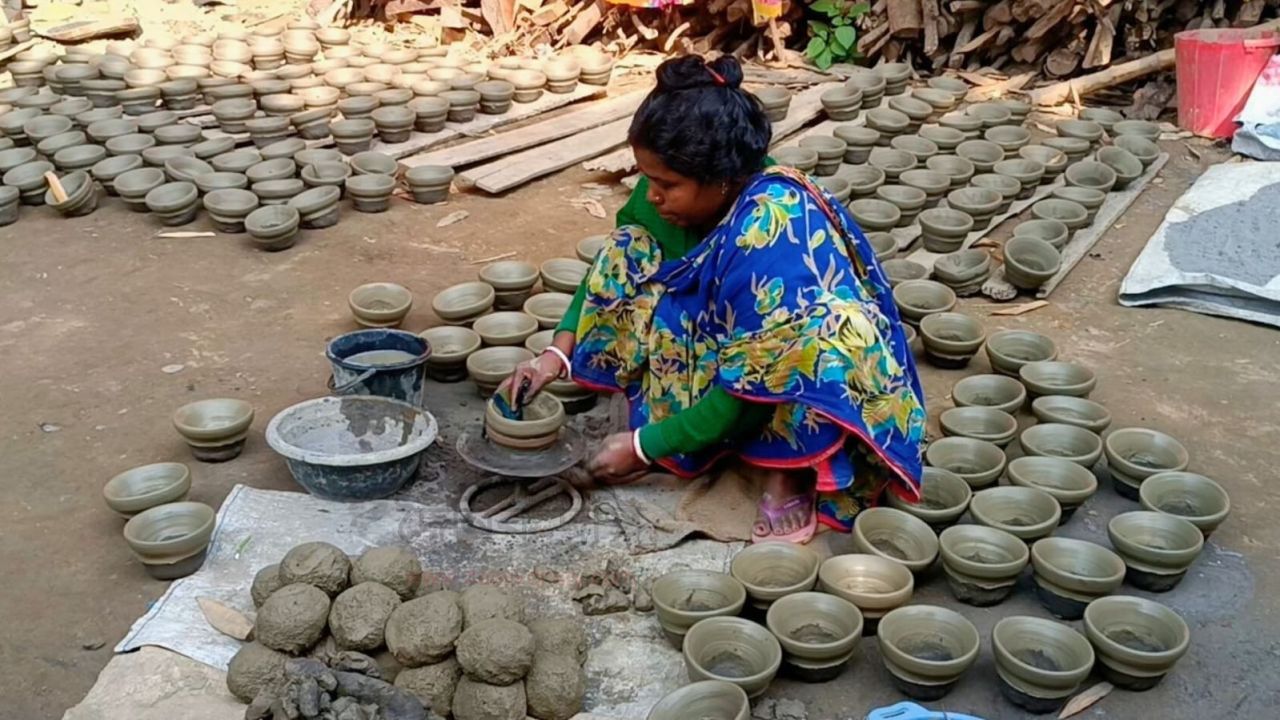 দইয়ের ভাঁড়ে টিকে থাকা এক প্রাচীন ঐতিহ্য