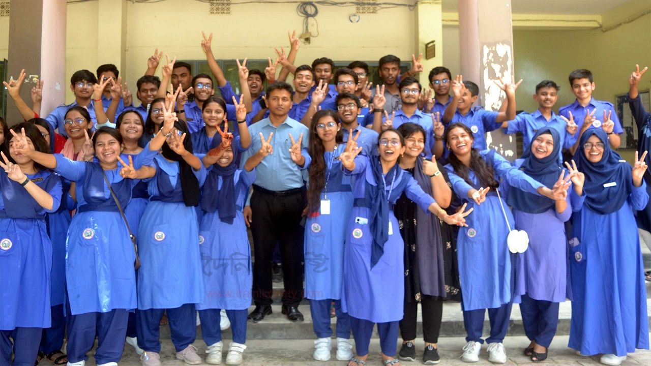 শিক্ষাবৃত্তি দ্বিগুণ বাড়িয়ে শিক্ষার্থীদের বড় সুখবর দিল সরকার