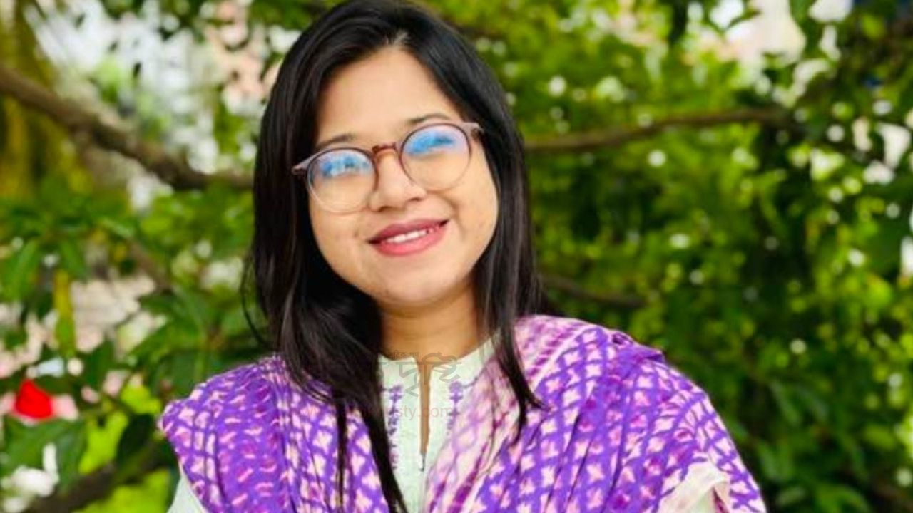 মনিরা শারমিনের মনোনয়নপত্র বাতিল